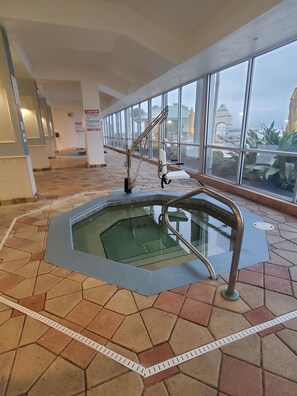 Innenpool, Außenpool