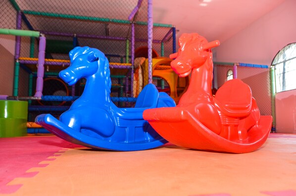 Innen-Kinderspielplatz