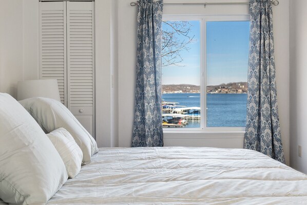 4 bedrooms, iron/ironing board, travel crib, free WiFi