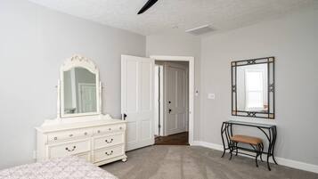 3 多间卧室、办公桌、熨斗/熨衣板、免费 WiFi