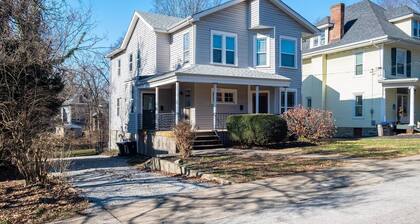 Lovely 3BR/1BA PRIME Location!