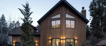 Yuhaaviat House • Walk to Village