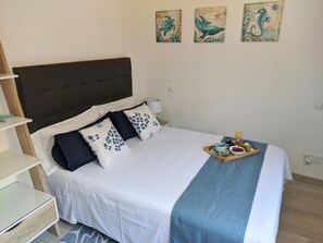 2 chambres, fer et planche à repasser, Wi-Fi gratuit, draps fournis