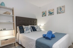 2 chambres, fer et planche à repasser, Wi-Fi gratuit, draps fournis