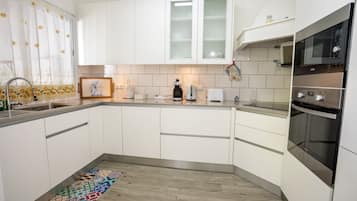Basic Room | Private kitchen