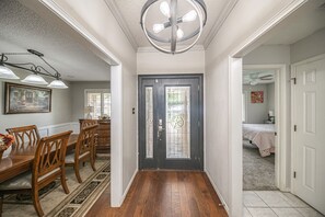 4 chambres, fer et planche à repasser, Wi-Fi gratuit, draps fournis