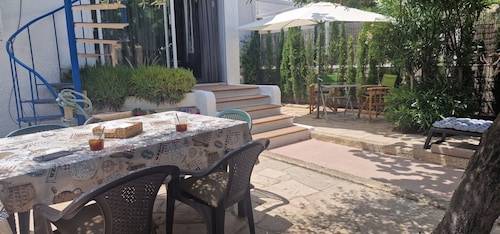 "Hamaika Eguzkilore"@MARISOL: 350m to the beach, community pool, A/C, WiFi, dog beach