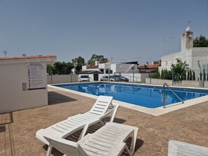 Pool - "Hamaika Eguzkilore"@MARISOL: 350m to the beach, community pool, A/C, WiFi, dog beach (Riumar)