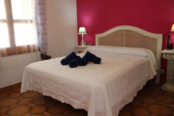 3 bedrooms, free WiFi, bed sheets