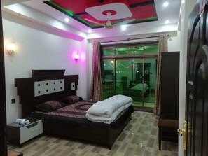 Deluxe Double or Twin Room | Free WiFi, bed sheets - Abshar Hotel (Swat)