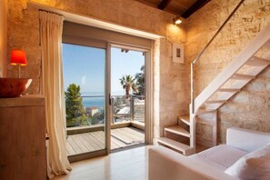 Una Smart TV, una chimenea