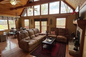 Smart TV, fireplace, DVD player
