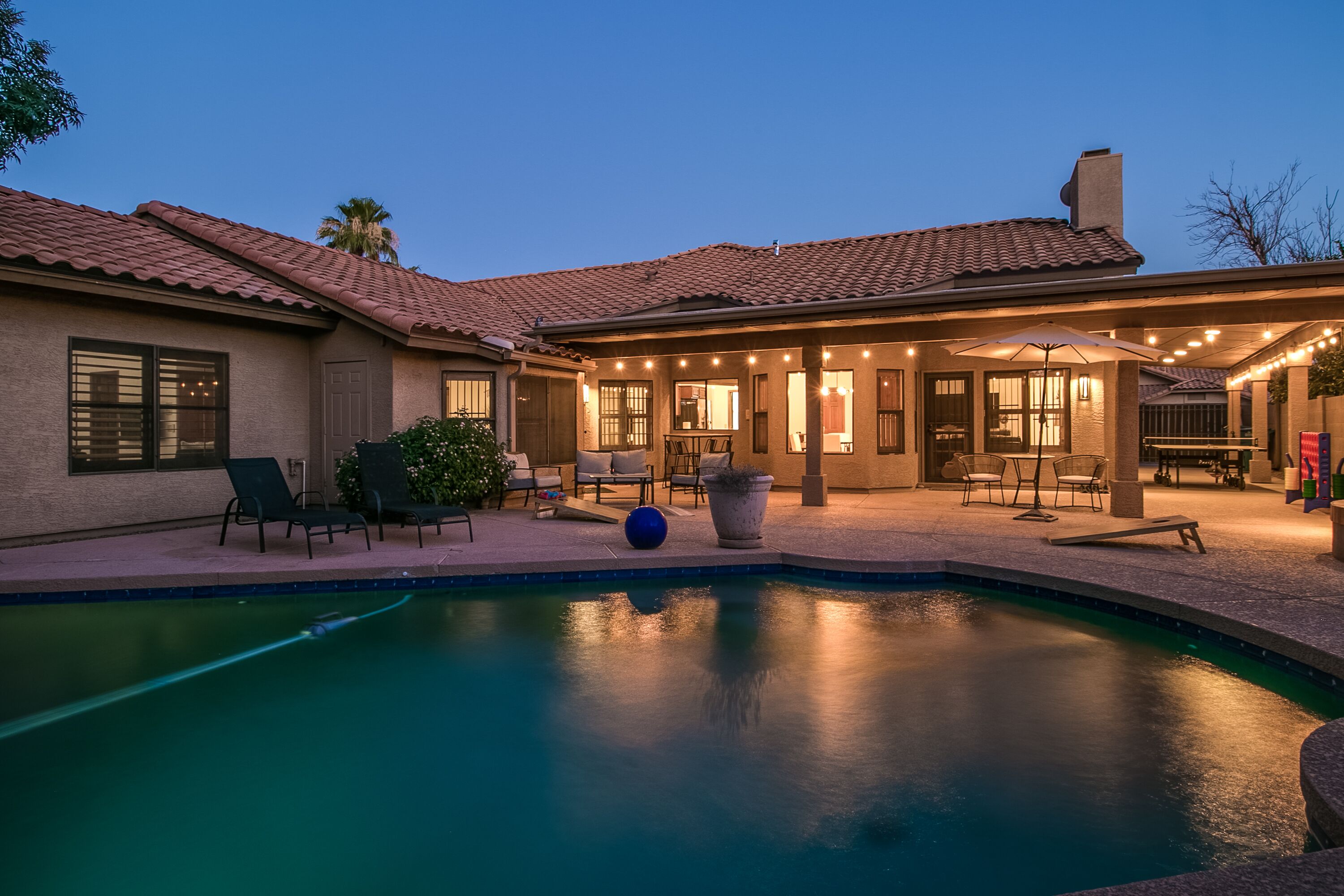 North Scottsdale 4 Bdrm with Entertainer's Yard and Game Room! 