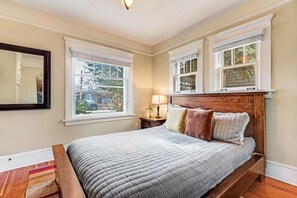 3 Schlafzimmer, Reisekinderbett, kostenloses WLAN, Bettwäsche