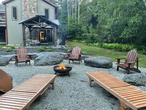 Sugarbush Haus, our Chic Sugarbush VT Retreat close to mountain Sleeps 10