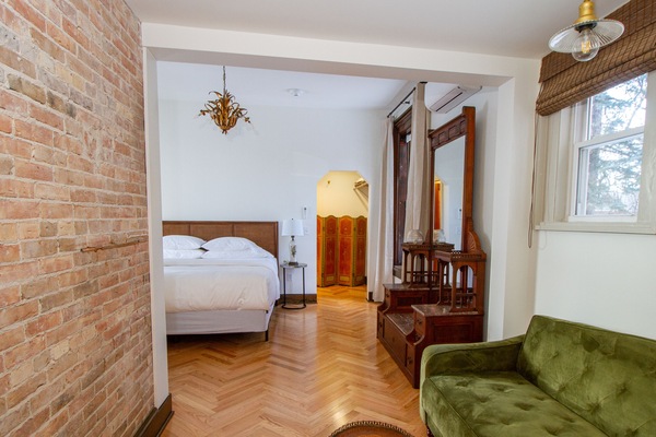 Walnut Room | Premium bedding, individually decorated, individually furnished