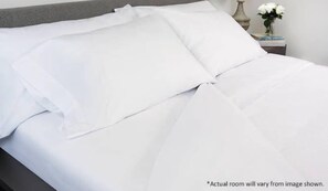 1 chambre, fer et planche à repasser, draps fournis