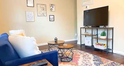 * Cozy 2 bedroom home with 2 TV’s *