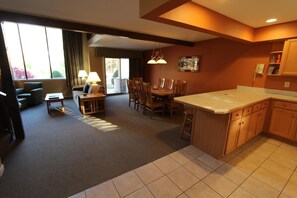 Interior - 2-Story Lodge for up to 8 people, 15 minutes to Whiteface Mountain (Lake Placid)