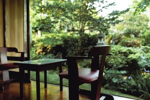 Khu ẩm thực ngoài trời