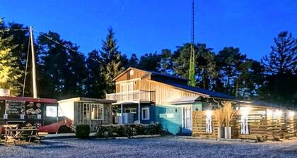 Lakeside Breeze, 7ppl Private Patio, walk to beach