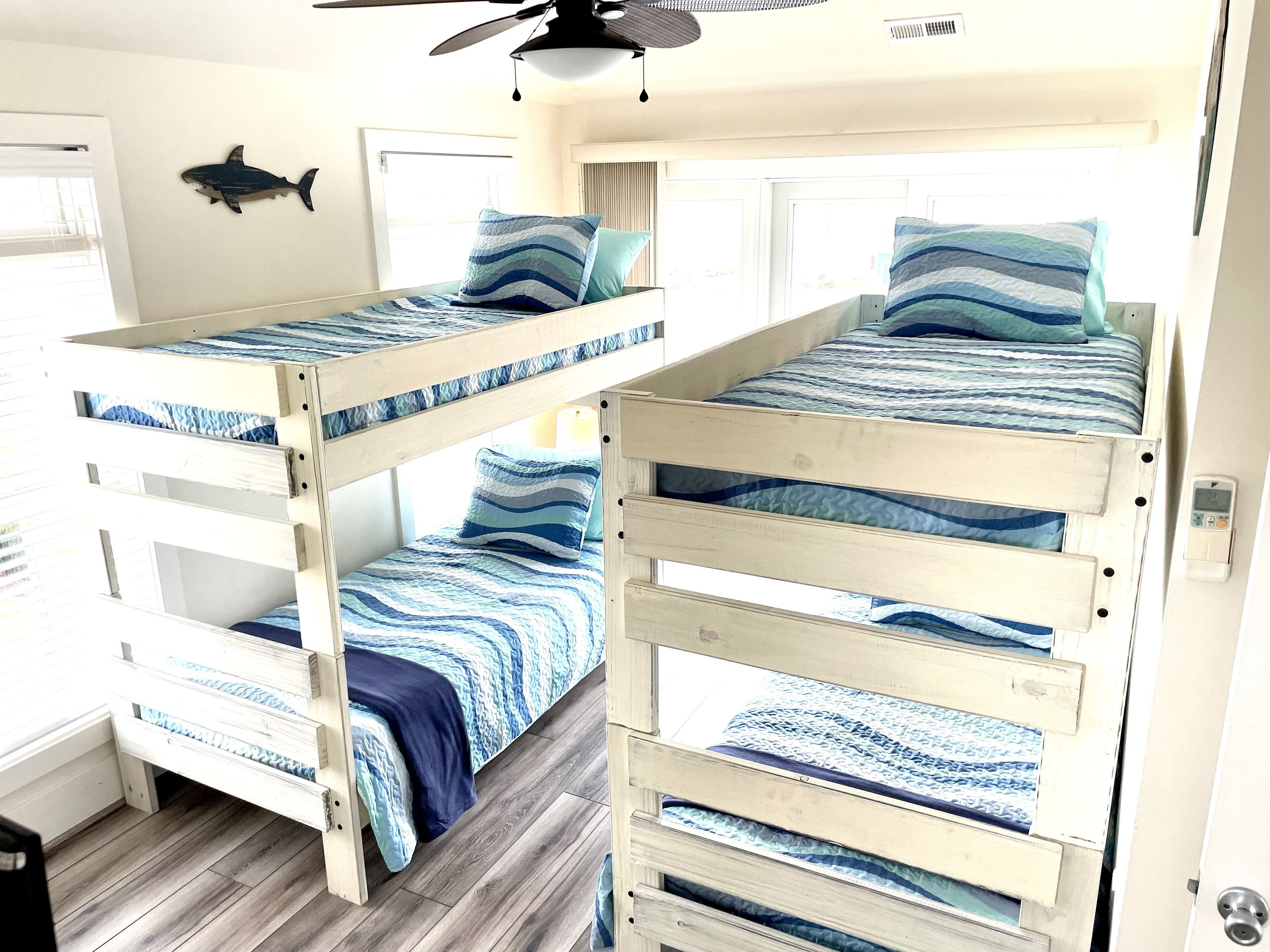 4 bedrooms, desk, iron/ironing board, travel cot