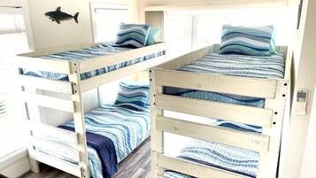 4 bedrooms, desk, iron/ironing board, travel cot