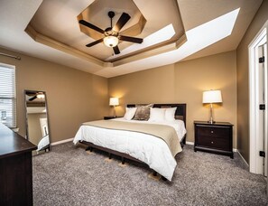 4 chambres, fer et planche à repasser, Wi-Fi, literie fournie