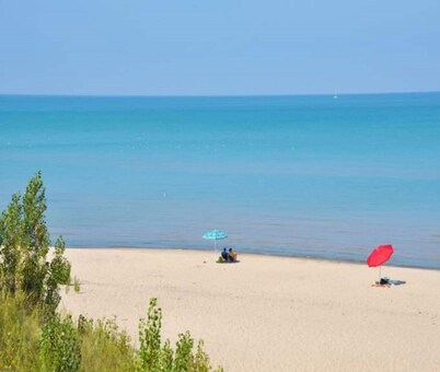Cozy Sunset Cabin 1, Family of 4 Getaway!