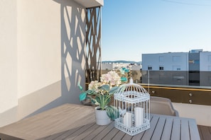 Outdoor dining - Two Bedroom Apartment with Terrace (Zadar)