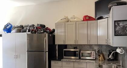 Biker's Bungalow - Near Mendenhall Glacier and Auke Bay Offering DISCOUNT ON TOURS!