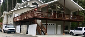 Precision Lodge - 3 one-bedroom units and two private room in a shared house - DISCOUNT ON TOURS!