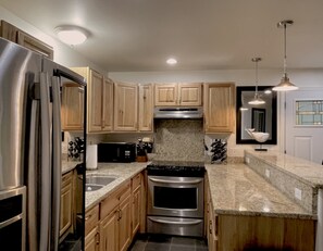 Kühlschrank, Mikrowelle, Geschirrspüler