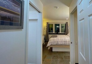5 bedrooms, desk, iron/ironing board, free WiFi