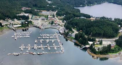 Baked Alaska-Near Mendenhall Glacier and Auke Bay Offering DISCOUNT ON TOURS!