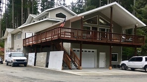 Exterior - Baked Alaska-Near Mendenhall Glacier and Auke Bay Offering DISCOUNT ON TOURS! (Juneau)