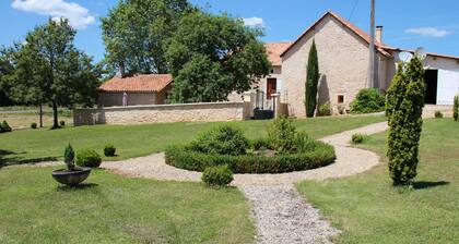 Stunning Holiday Accomodation with Private Pool for up to 12 People