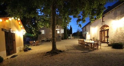 Stunning Holiday Accomodation with Private Pool for up to 12 People