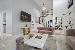 Smart TV, fireplace, ping pong - Gated Luxurious Modern Hills Oasis Estate POOL/SPA (chatsworth)