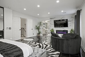 5 室のベッドルーム、アイロン / アイロン台、WiFi、ベッドシーツ