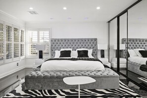 5 bedrooms, iron/ironing board, WiFi, bed sheets - Gated Luxurious Modern Hills Oasis Estate POOL/SPA (chatsworth)