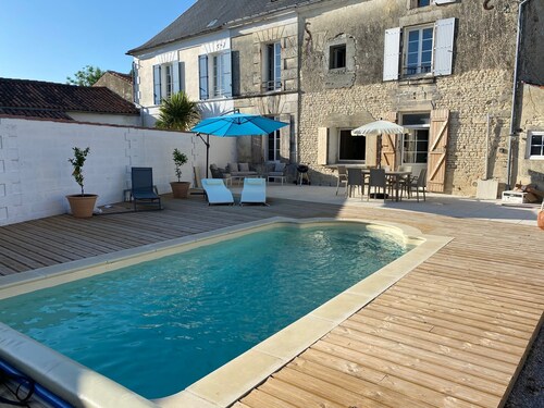 Stunning ‘Maison de Maitre’ with Private Pool, Near Cognac. Sleeps 10