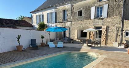 Stunning ‘Maison de Maitre’ with Private Pool, Near Cognac. Sleeps 10