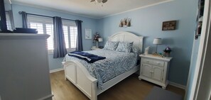 2 bedrooms, iron/ironing board, free WiFi, bed sheets