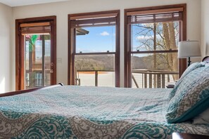 4 quartos, Wi-Fi de cortesia, roupa de cama