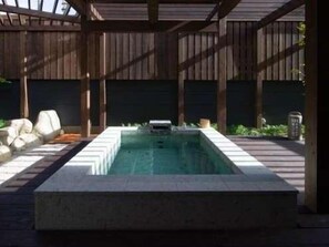 Pool - Kurotake (Achi)
