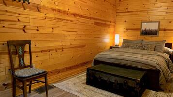 4 bedrooms, desk, iron/ironing board, free WiFi