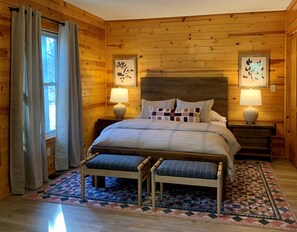 4 bedrooms, desk, iron/ironing board, free WiFi