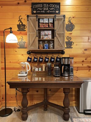 Dining - Play & Stay near State Parks & Seven Springs (Champion)