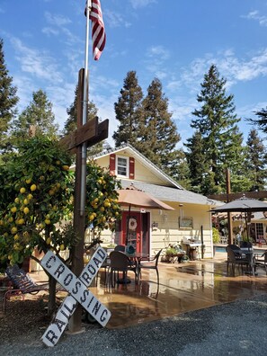 Exterior - Book your Romantic Experience Today (Acampo)